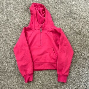 Cropped pink sweatshirt